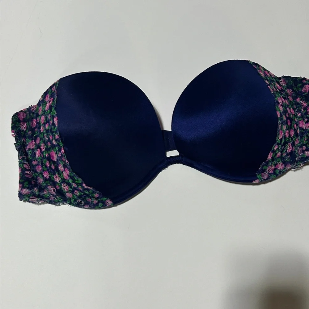 36D padded bra flower trim three row closure - Picture 3 of 6